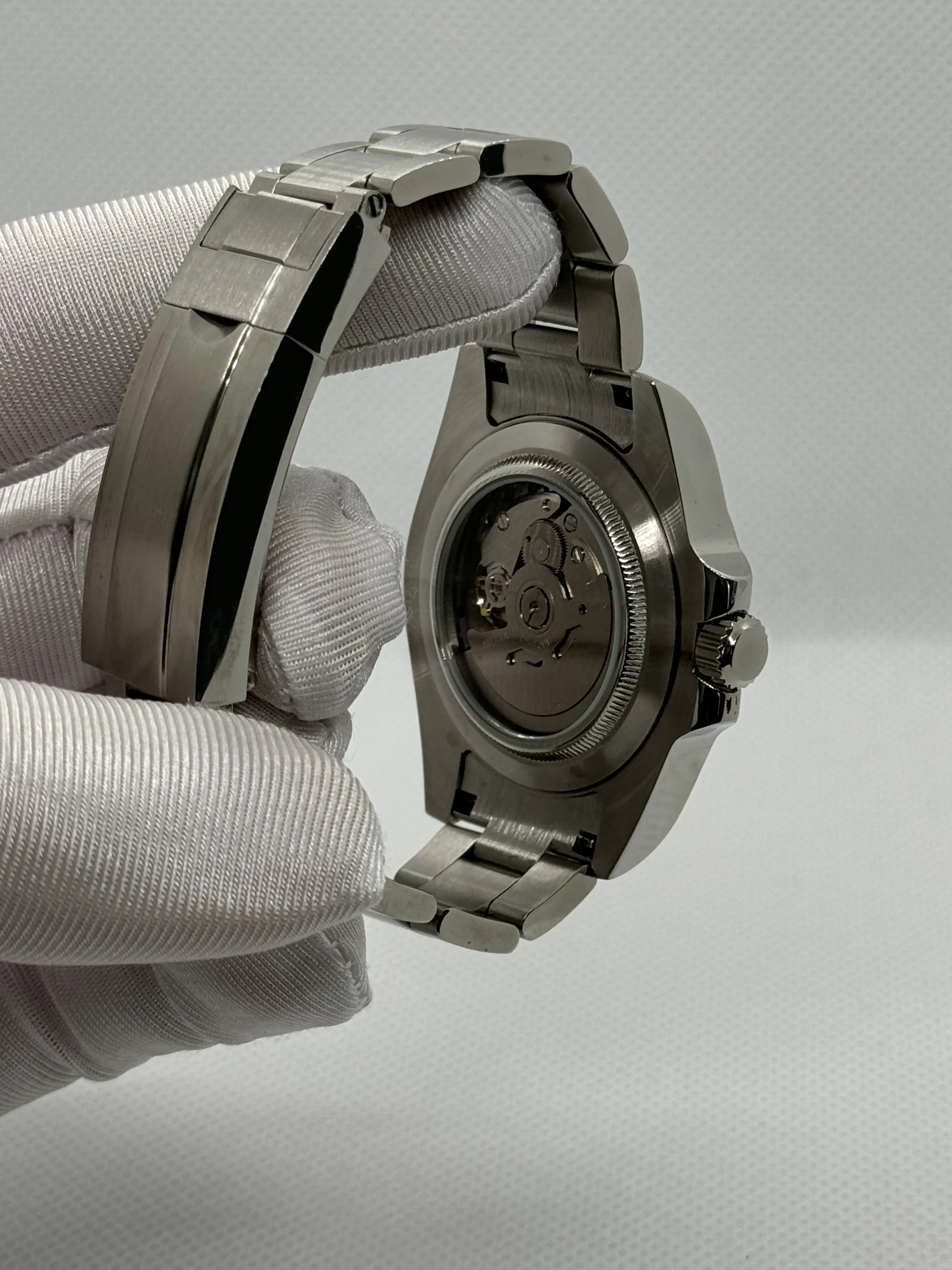 SEIKO GMT White - Time2Seiko