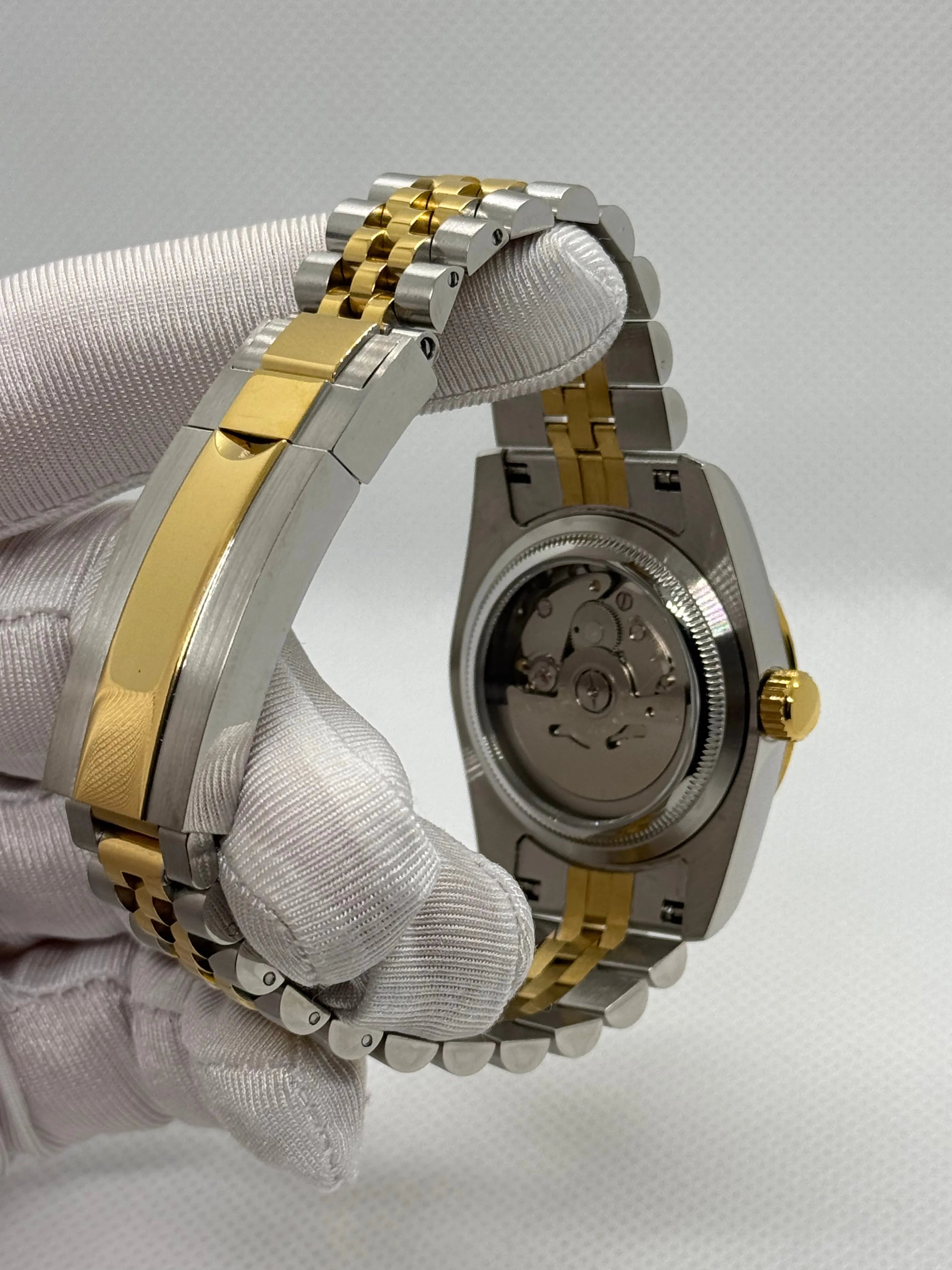 Montre Seiko Mod SEIKOJUST femme two-tone or diamants vue de dos