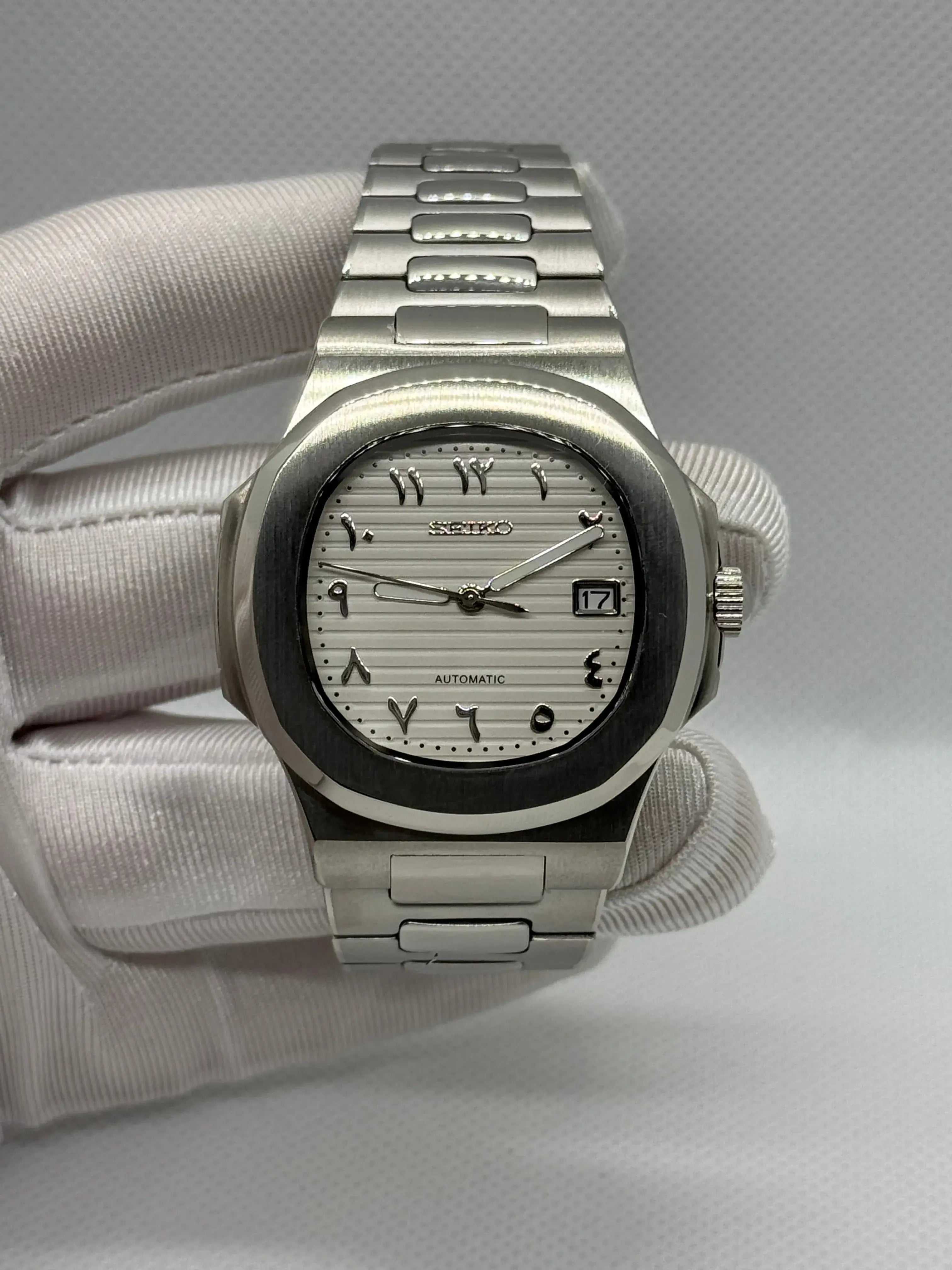 SEIKOLUS Arabic White - Montre personnalisée Time2Seiko