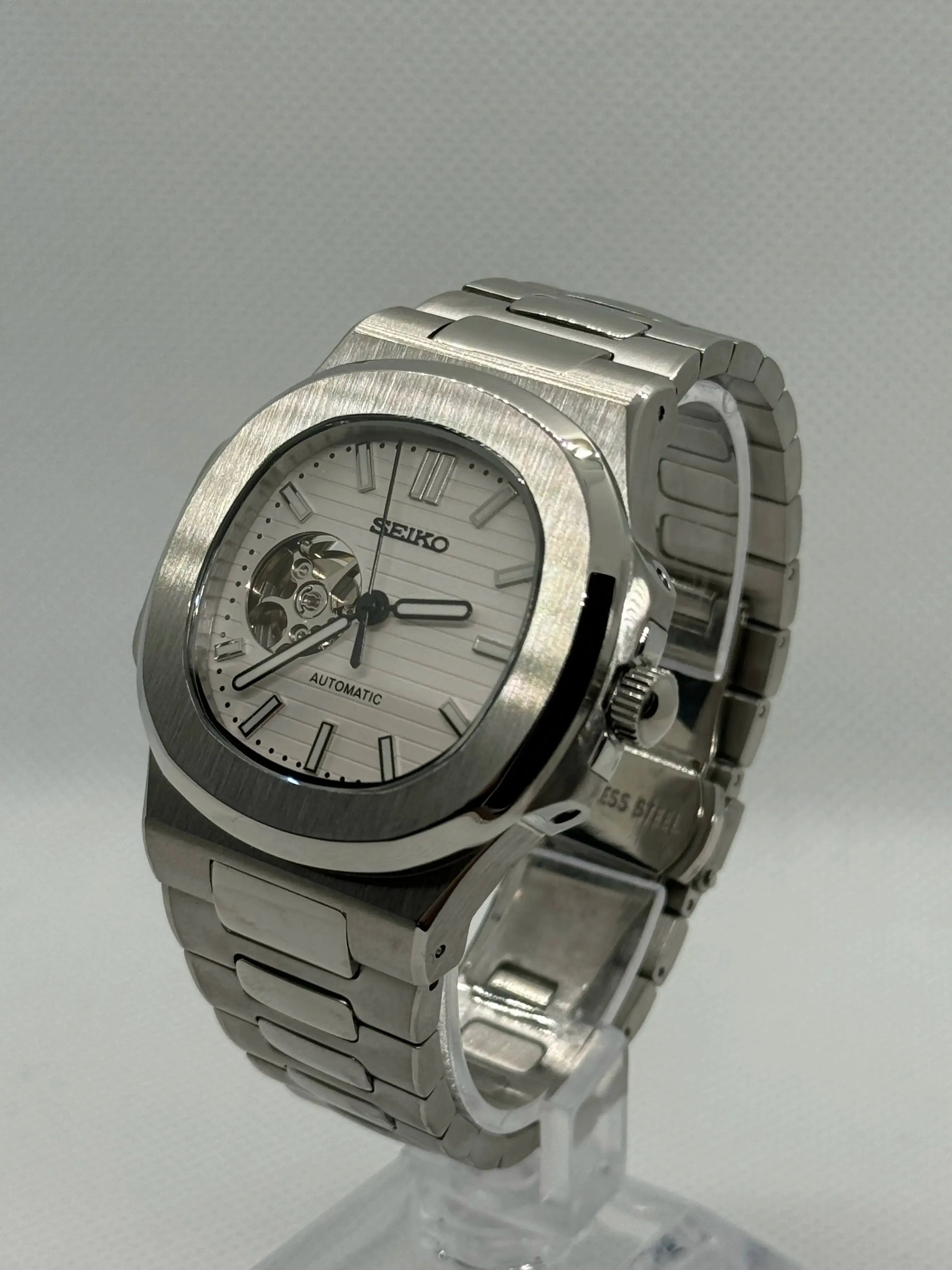 SEIKOLUS coeur ouvert blanche - Montre personnalisée Time2Seiko