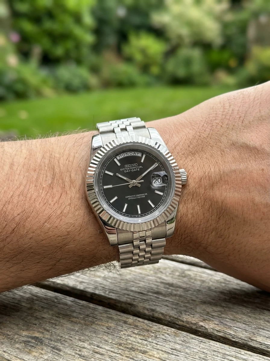 SEIKODATE black portée au poignet - Time2Seiko