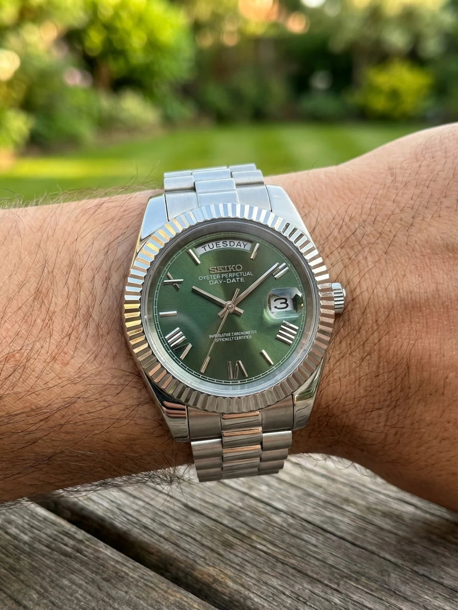 SEIKODATE olive portée au poignet - Time2Seiko