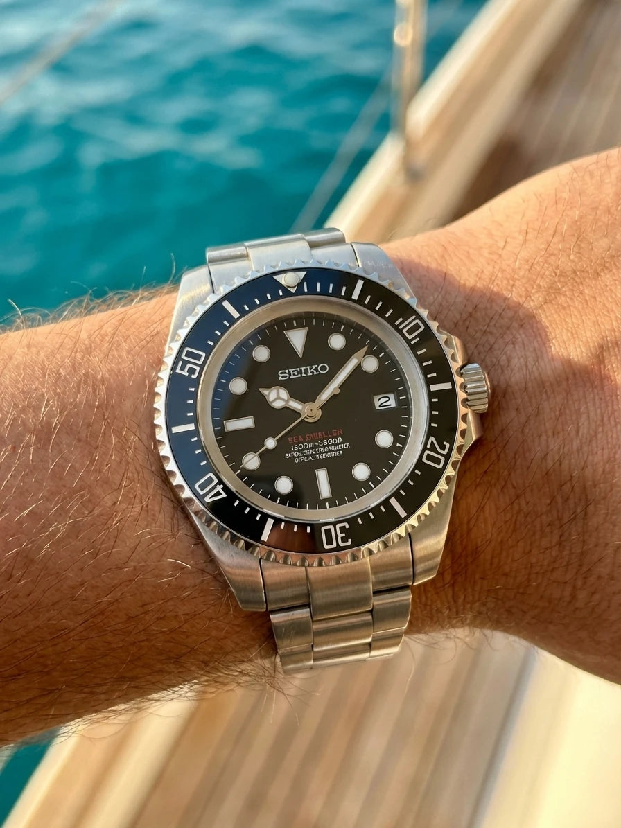 Seiko mod Ghost King black portée au poignet - Time2Seiko