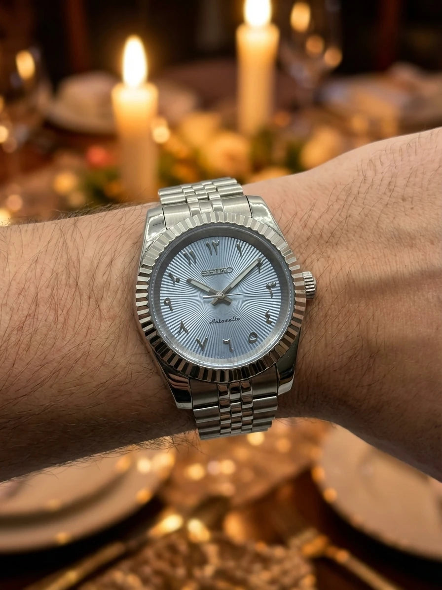SEIKOJUST jubilee Arabic blue portée au poignet - Time2Seiko