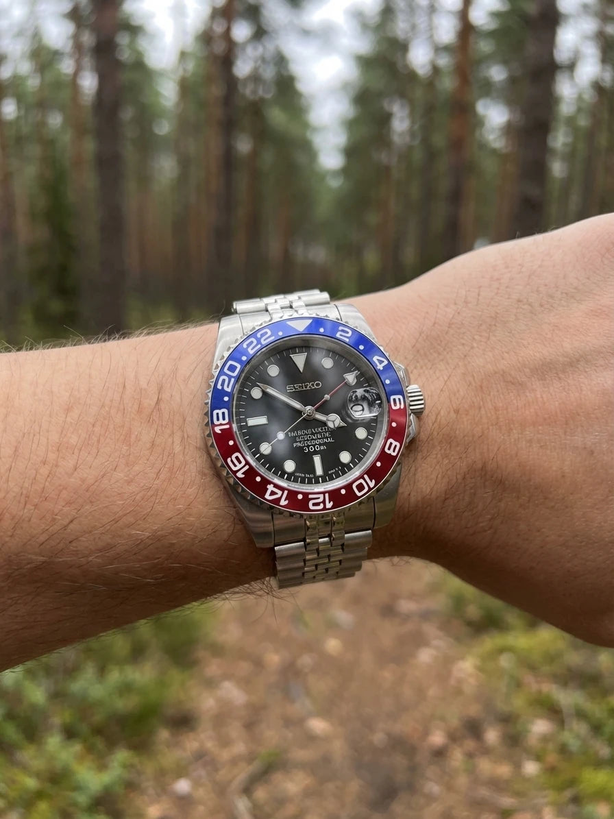 SEIKOMARINER Pepsi portée au poignet - Time2Seiko