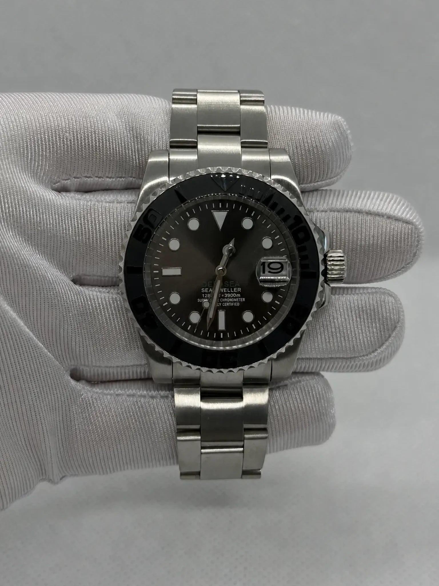 Montre Seiko mod SEIKOMARINER, vue de face — Time2Seiko