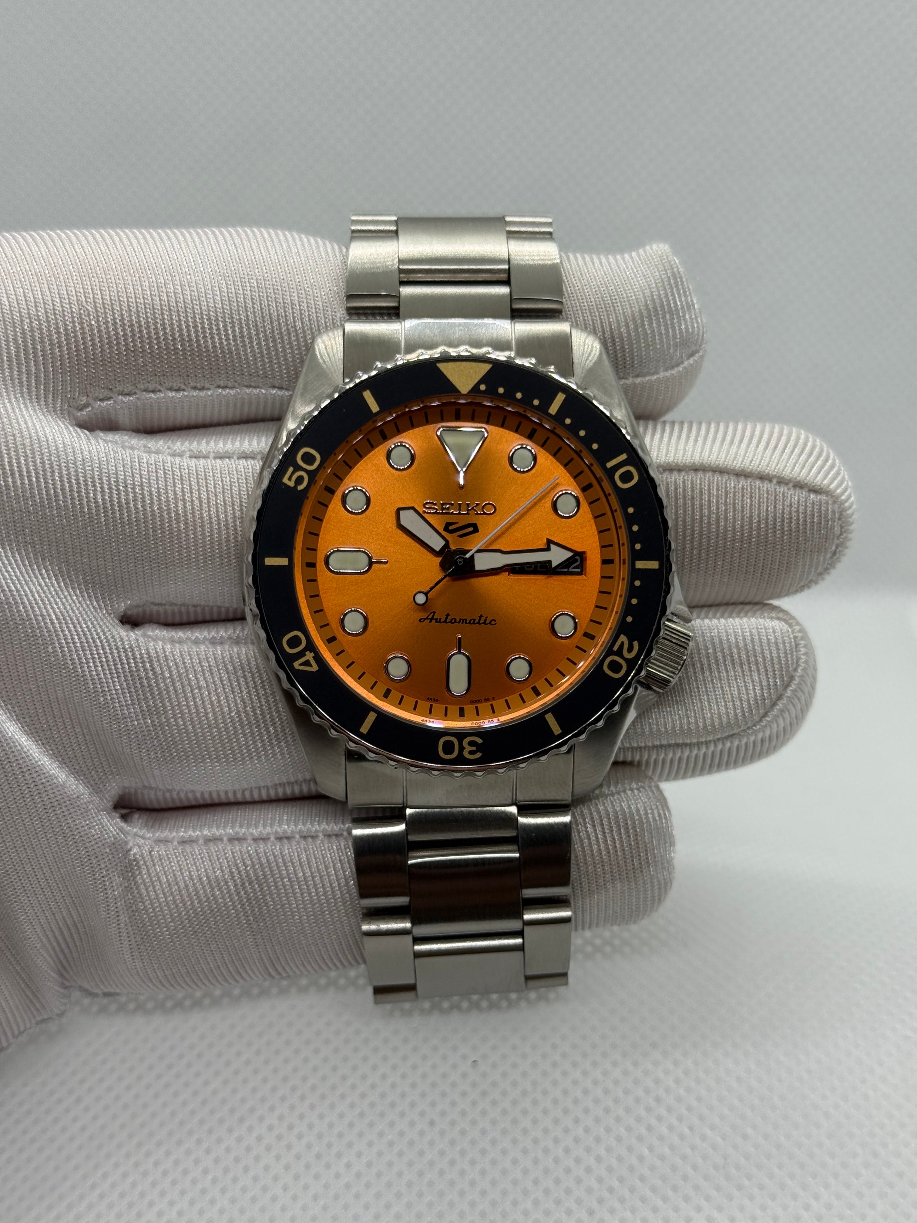 SeikoSKK orange - Time2Seiko