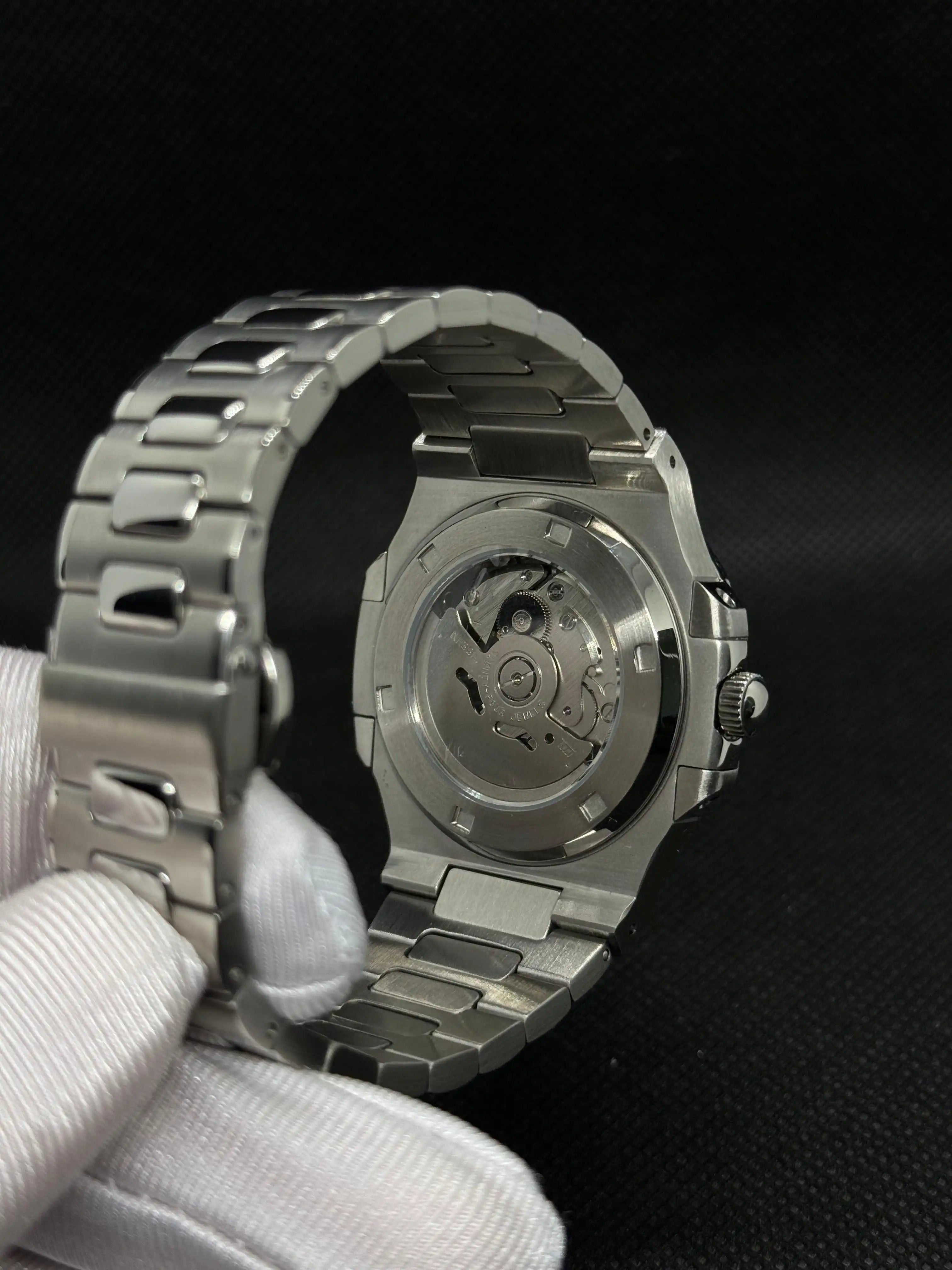 Seiko mod Nautilus coeur ouvert noir - Time2Seiko