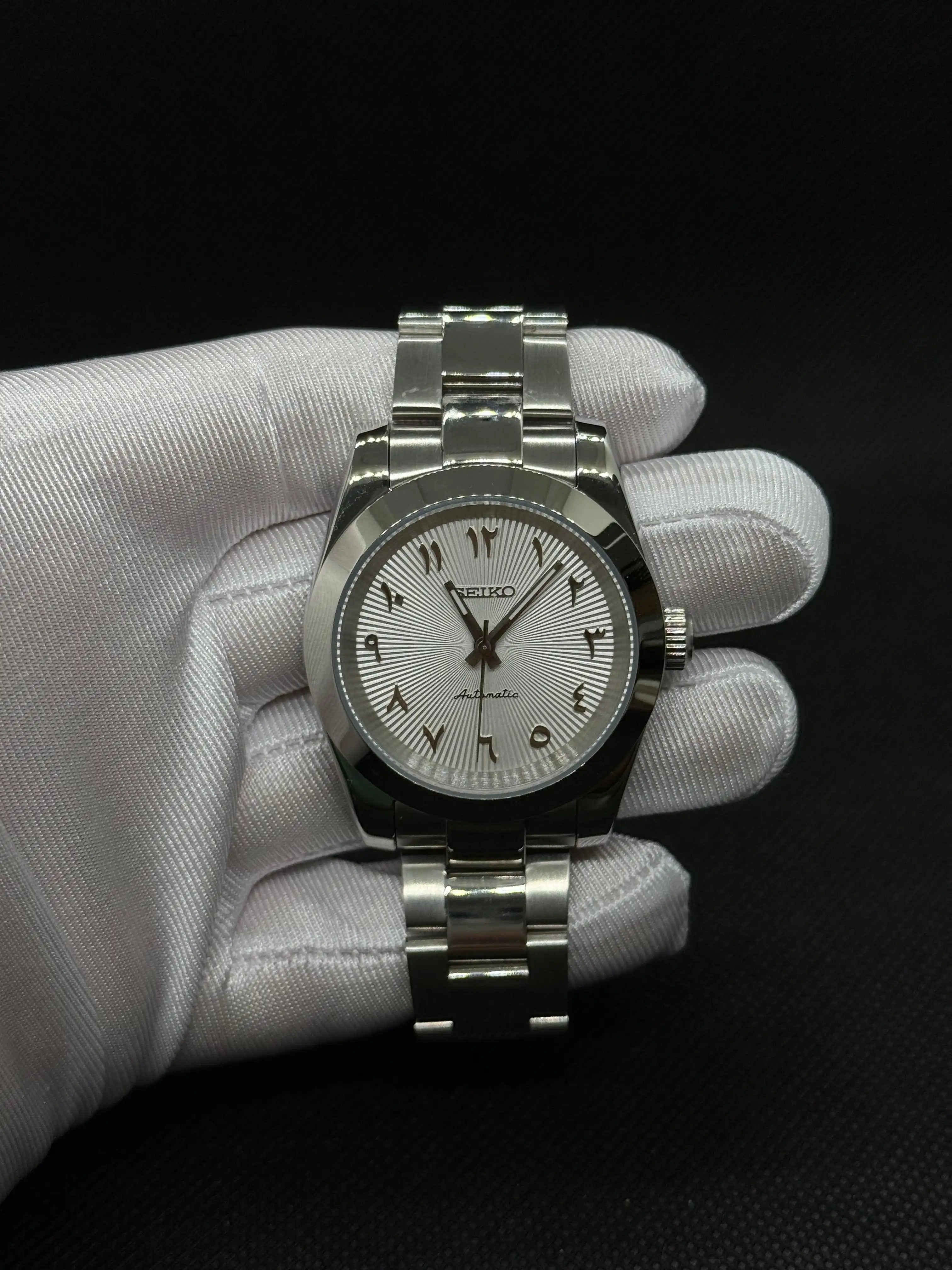 SEIKOJUST Arabic White - Montre personnalisée Time2Seiko