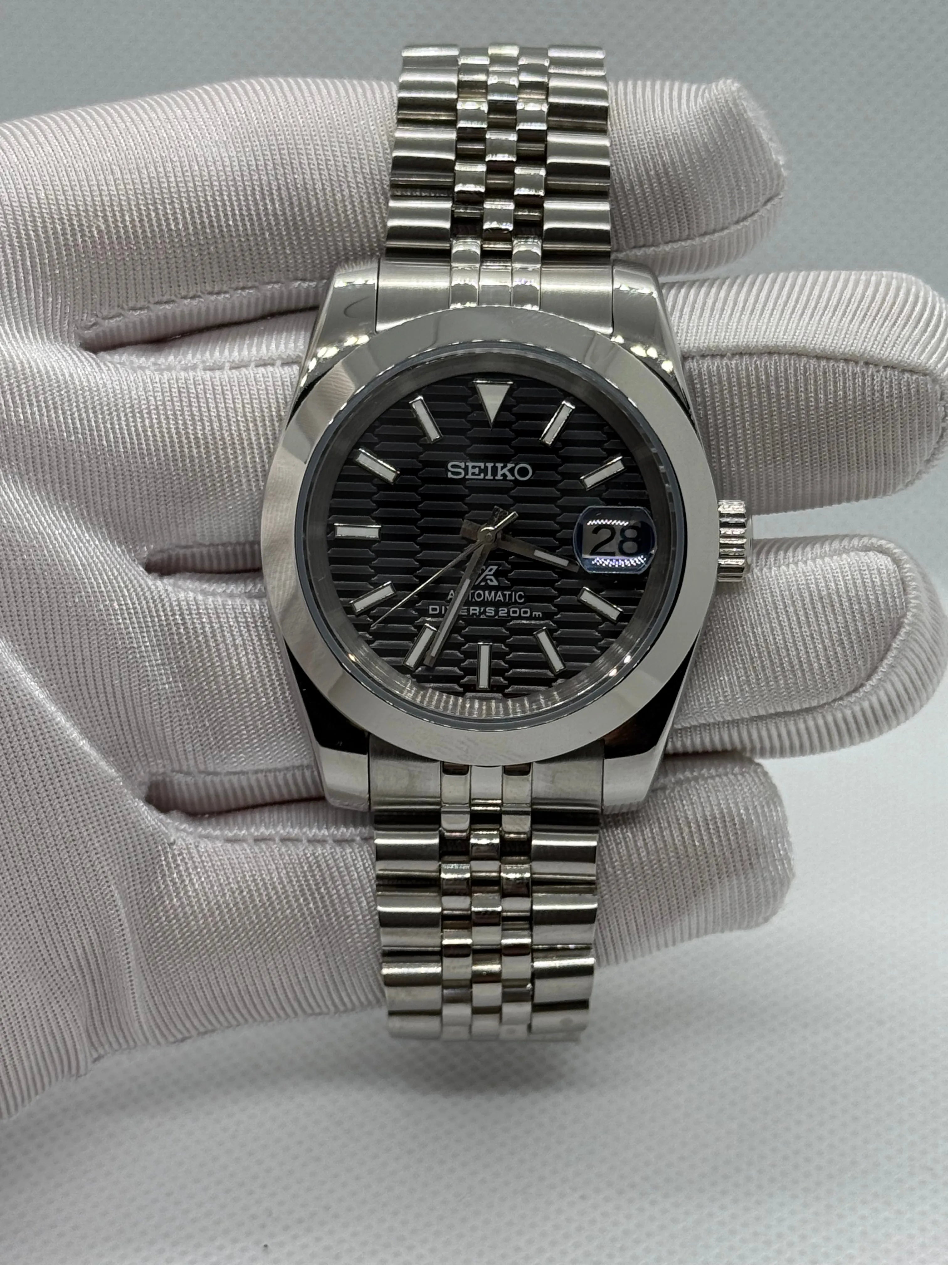 SEIKOJUST black wave - Montre personnalisée Time2Seiko