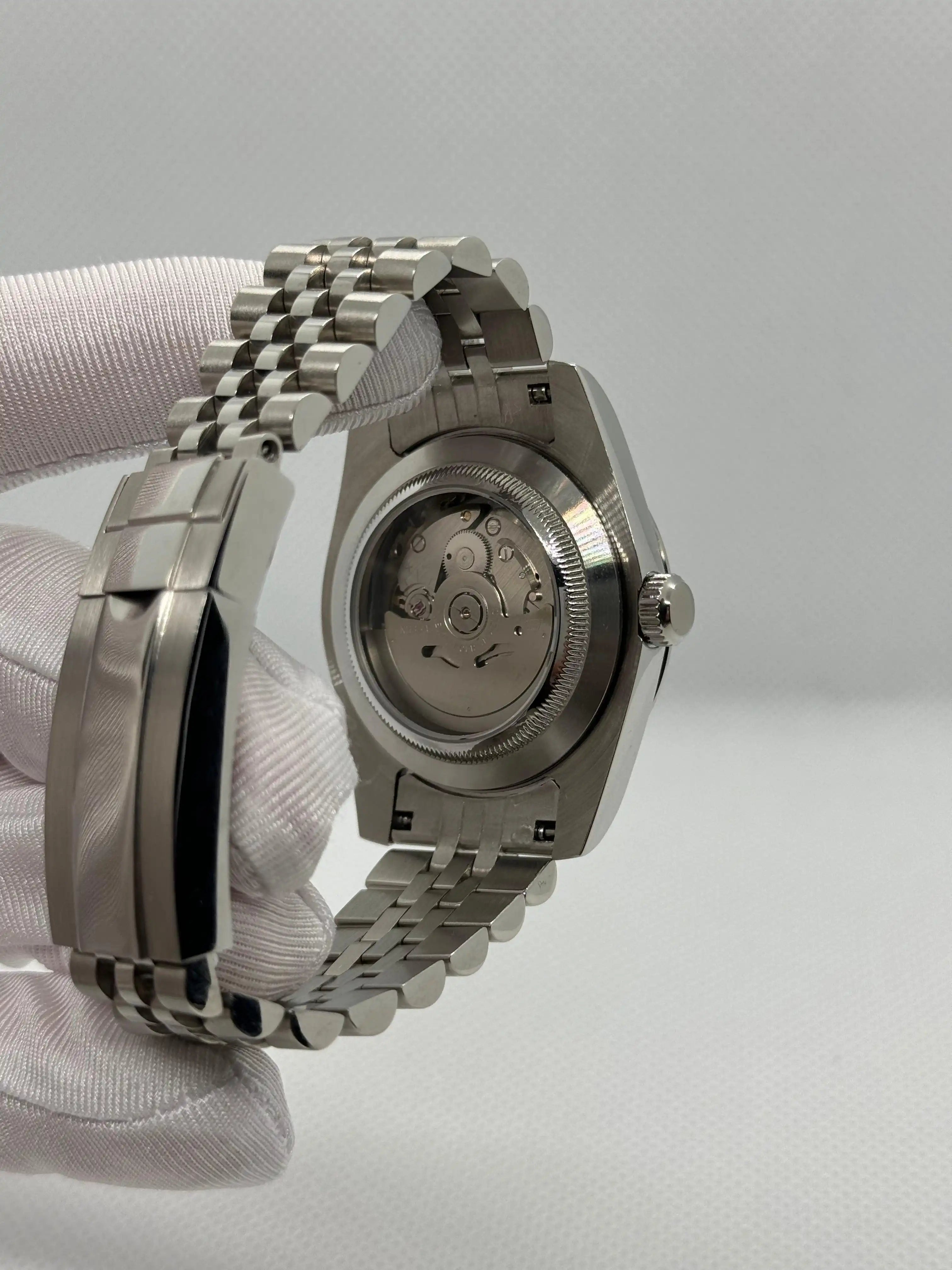 SEIKOJUST jubilee Arabic blue - Montre personnalisée Time2Seiko