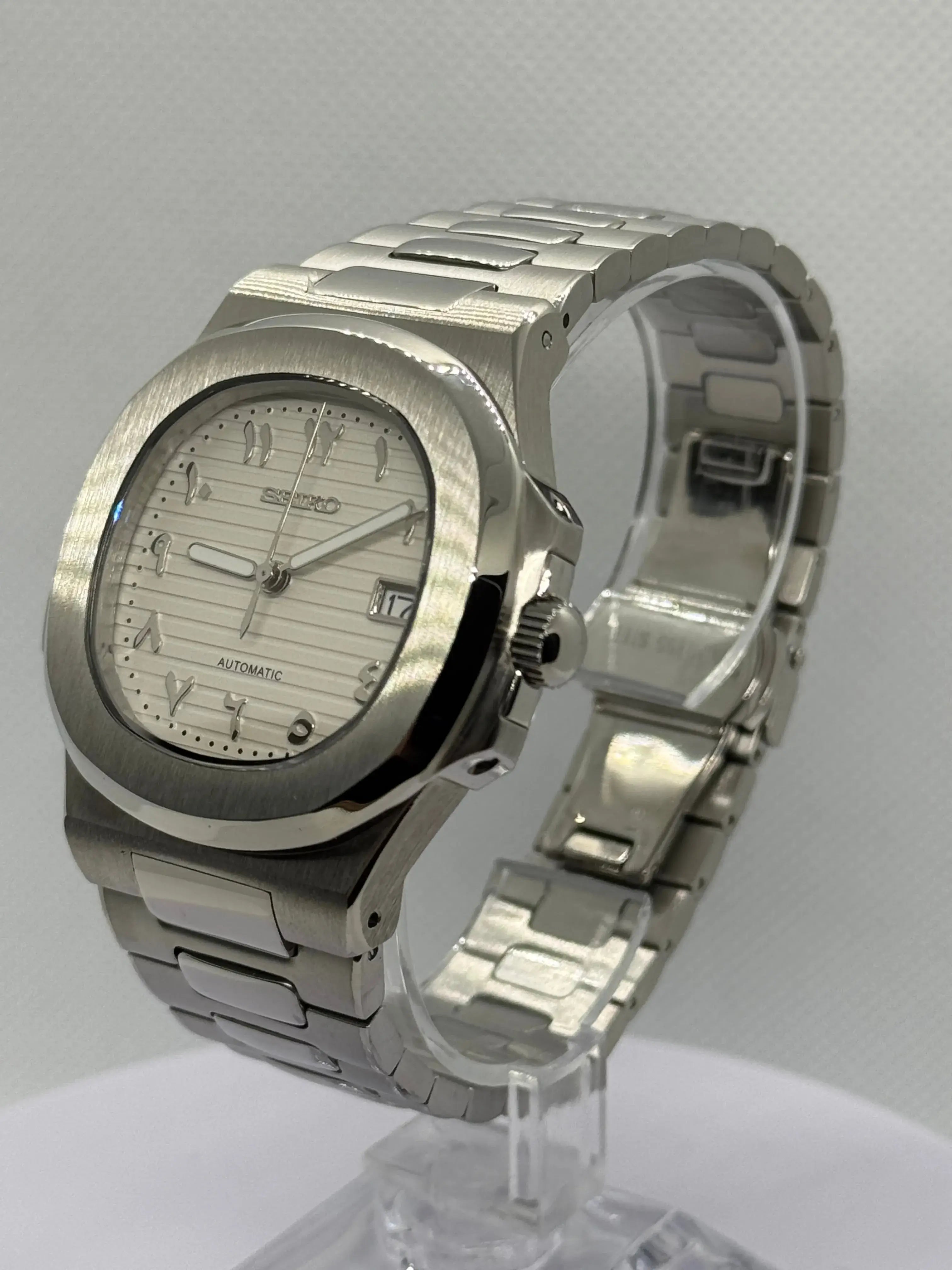 SEIKOLUS Arabic White - Montre personnalisée Time2Seiko