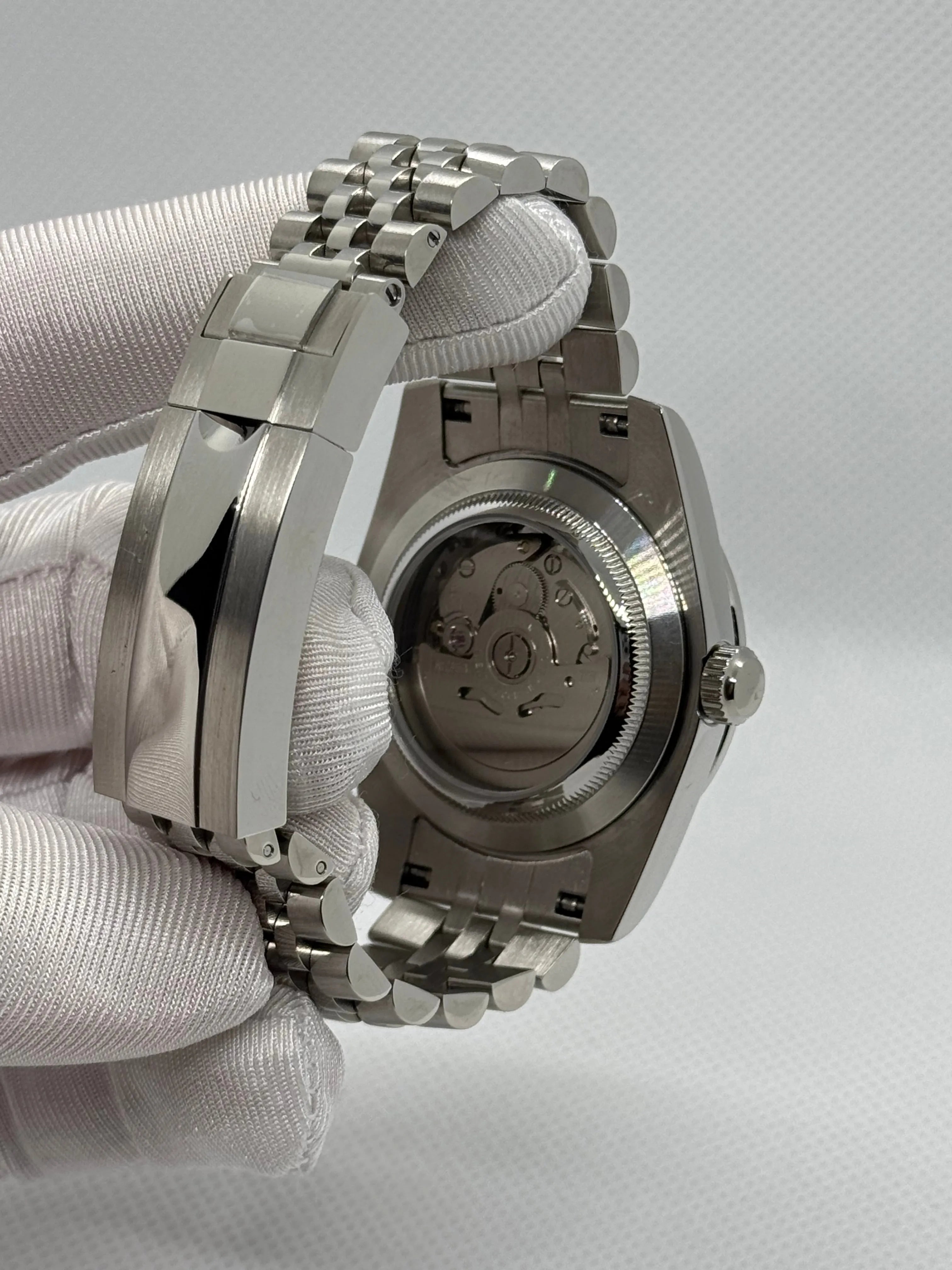 Montre Seiko Mod SEIKO GMT violet vue de dos