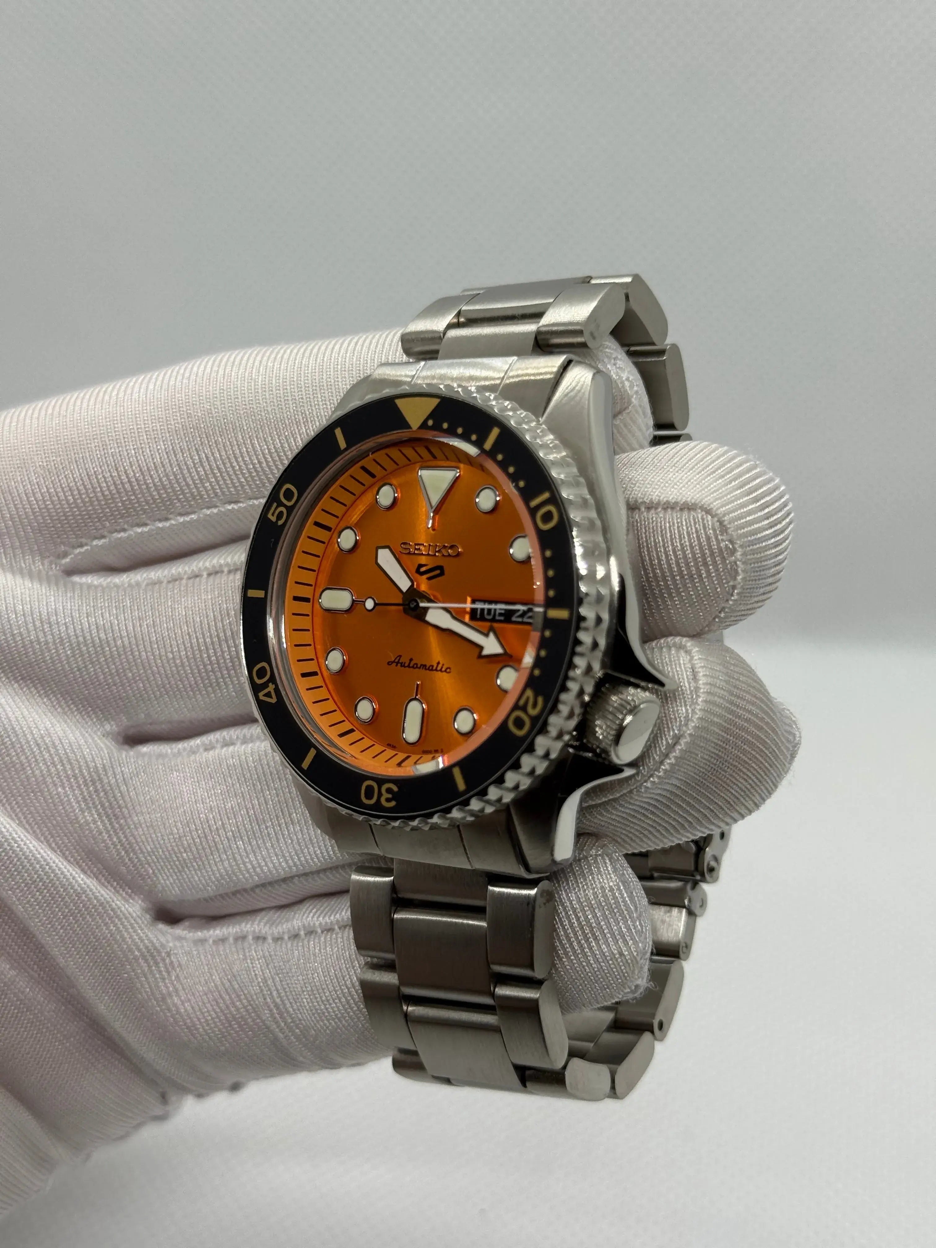 SeikoSKK orange - Montre personnalisée Time2Seiko