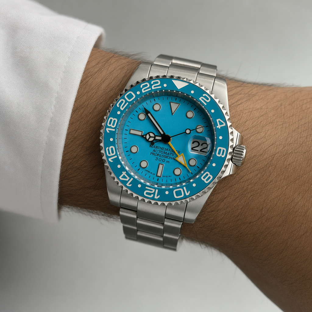 Montre Seiko mod SEIKO GMT blue portée au poignet — Time2Seiko