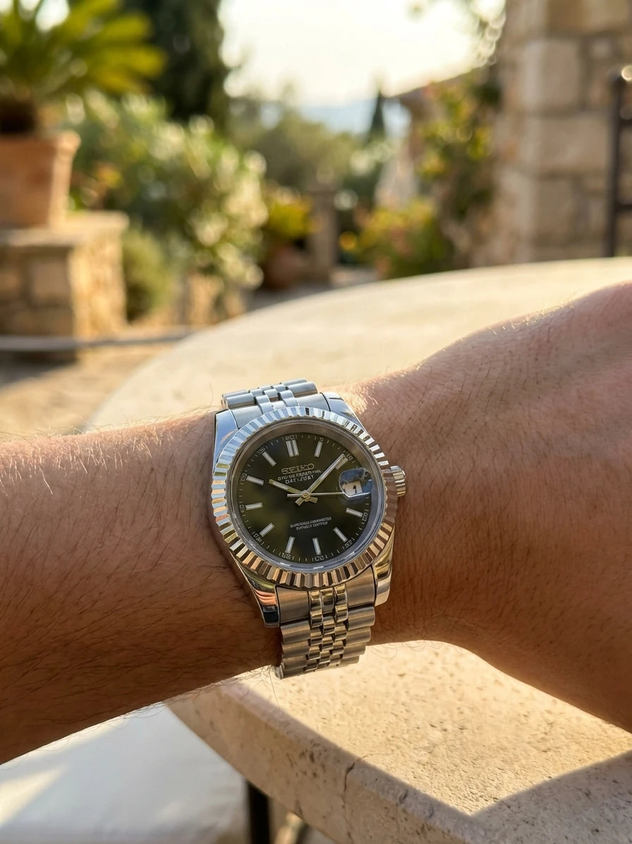 SEIKOJUST black portée au poignet - Time2Seiko