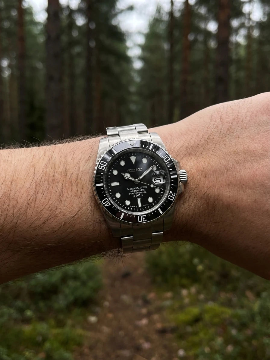 SEIKOMARINER black portée au poignet - Time2Seiko