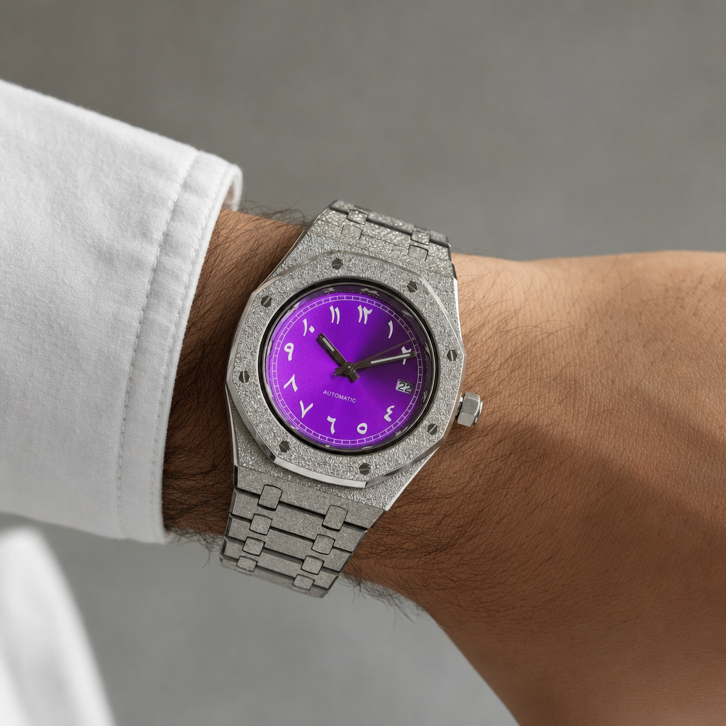 Montre Seiko mod SEIKOAK arabic brillante rose portée au poignet — Time2Seiko