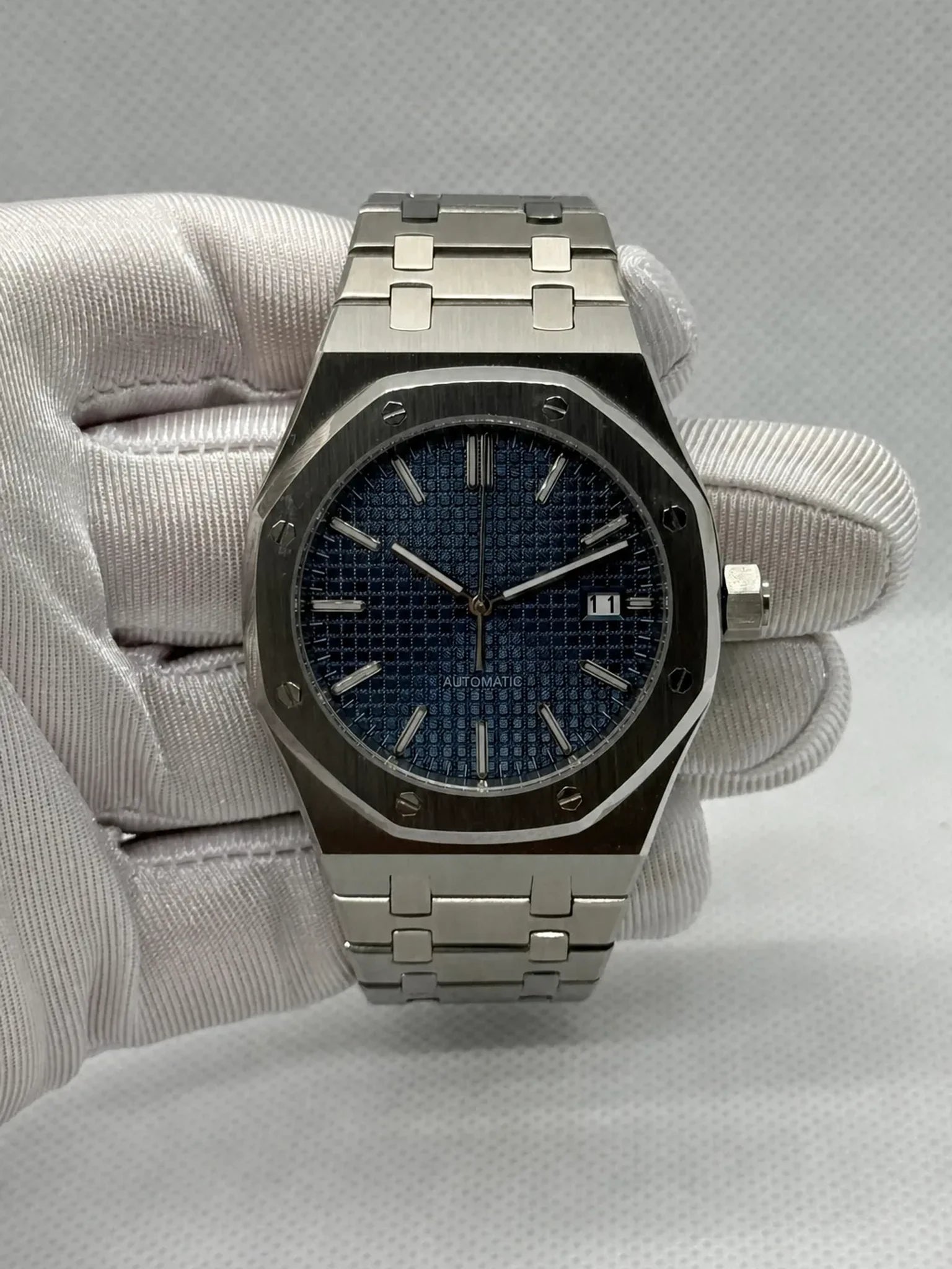 Montre Seiko mod SEIKOAK bleue, vue de face — Time2Seiko