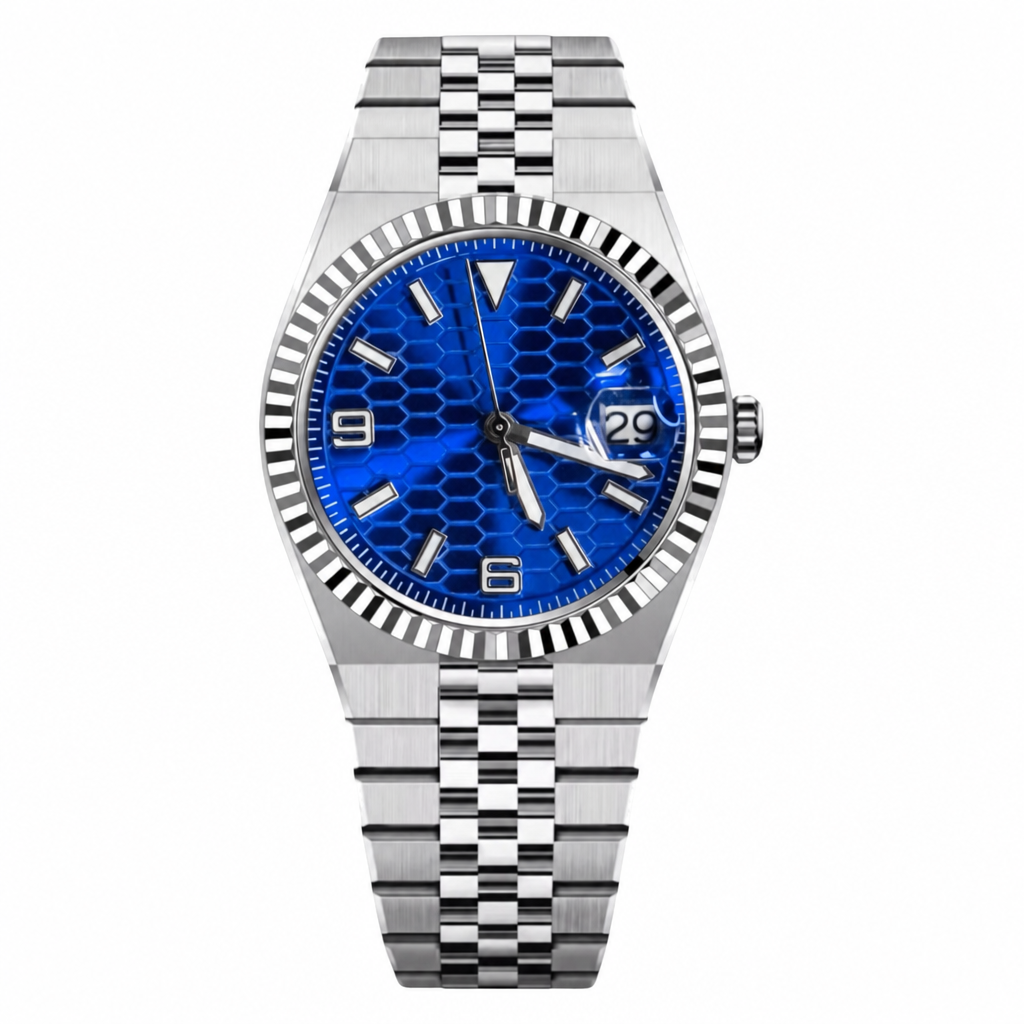 Montre Seiko mod SEIKODWELLER bleue, sur fond blanc — Time2Seiko