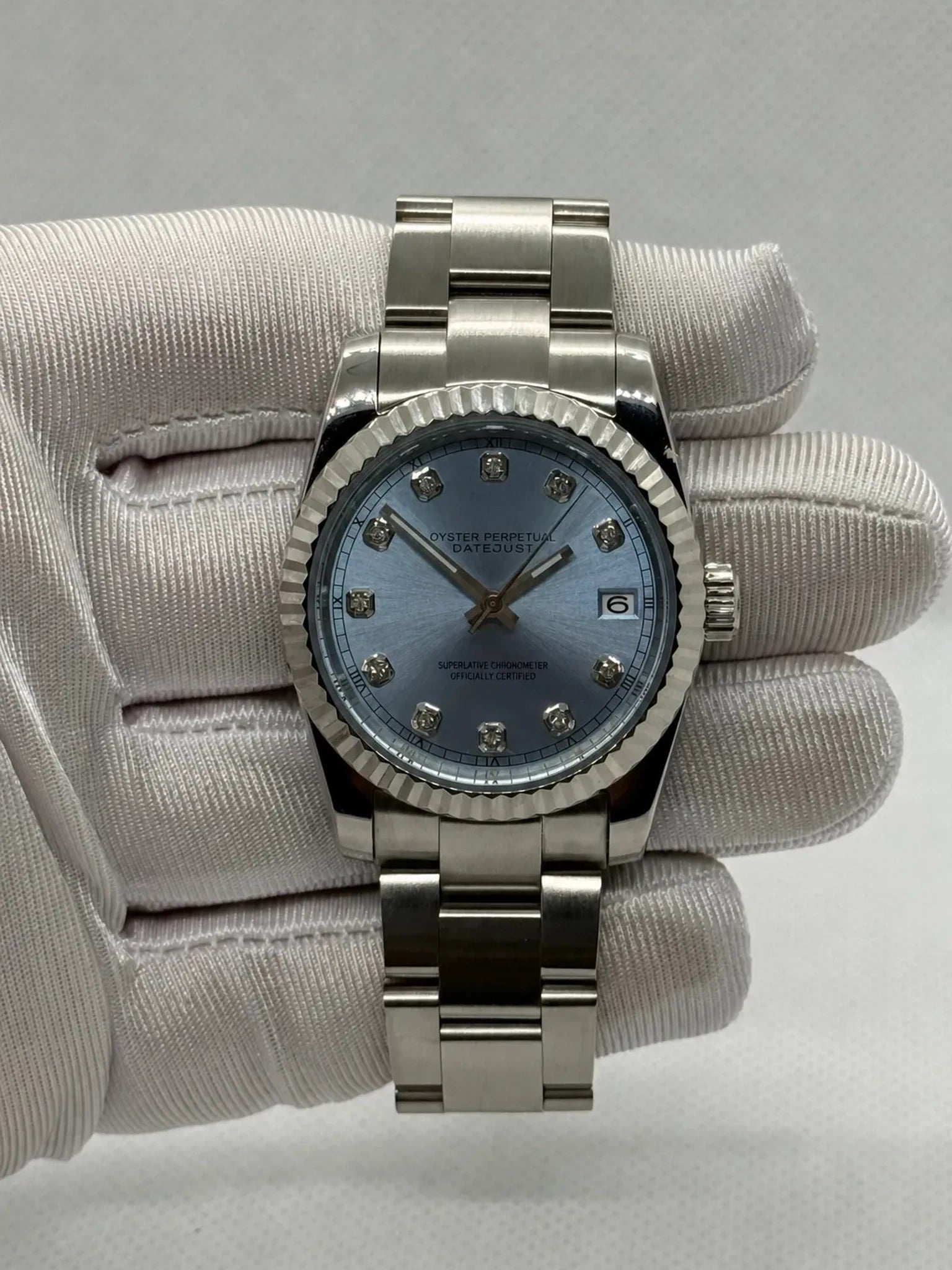 Montre Seiko mod SEIKOJUST blue diamond, vue de face — Time2Seiko