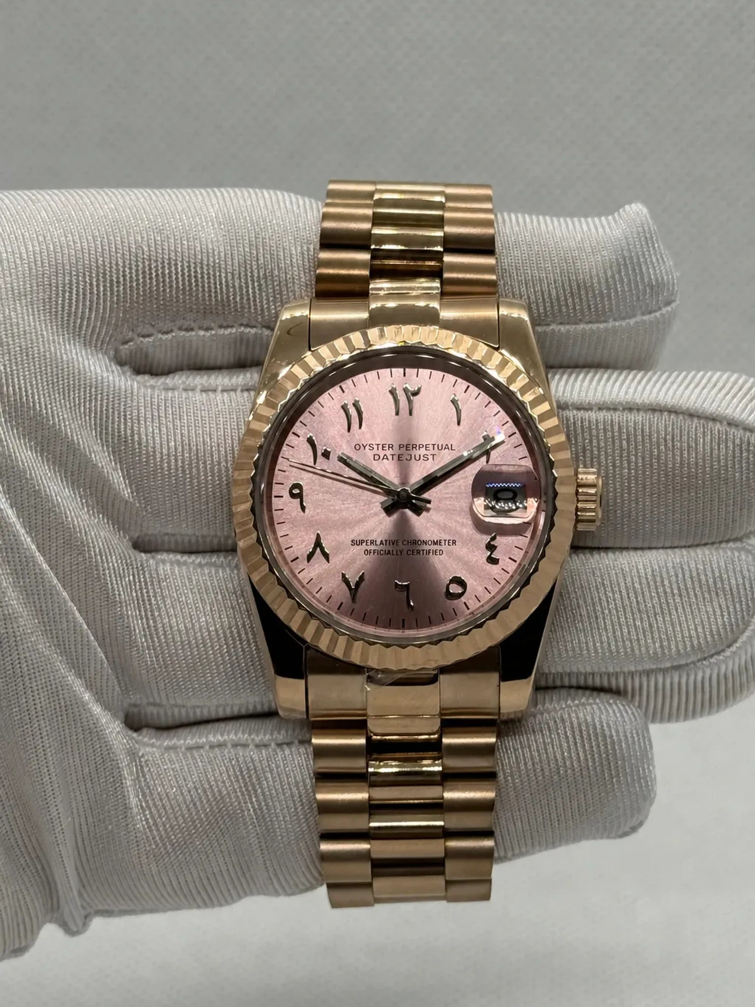 Montre Seiko mod SEIKOJUST arabic or rose, vue de face — Time2Seiko
