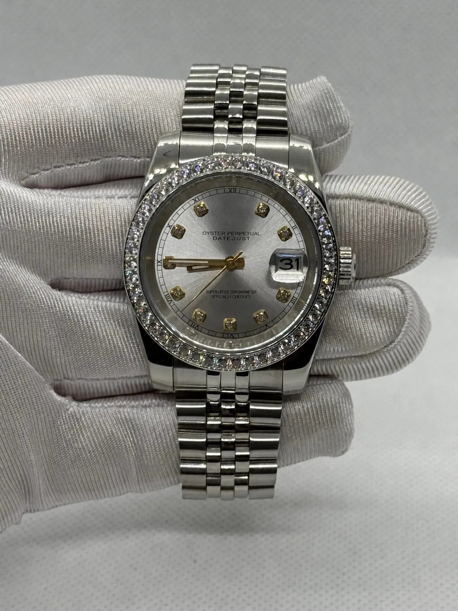 Montre Seiko mod SEIKOJUST silver diamond, vue de face — Time2Seiko