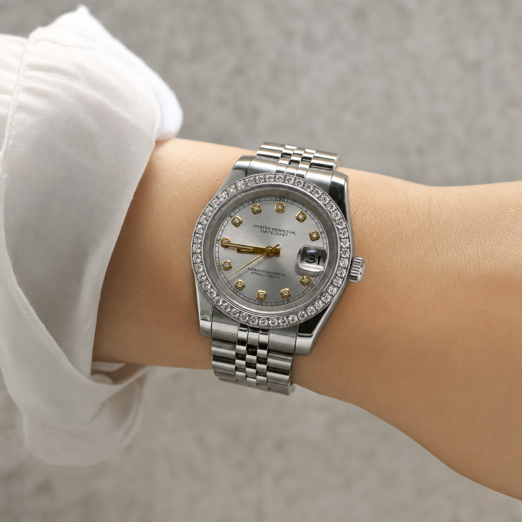 Montre Seiko mod SEIKOJUST silver diamond portée au poignet — Time2Seiko
