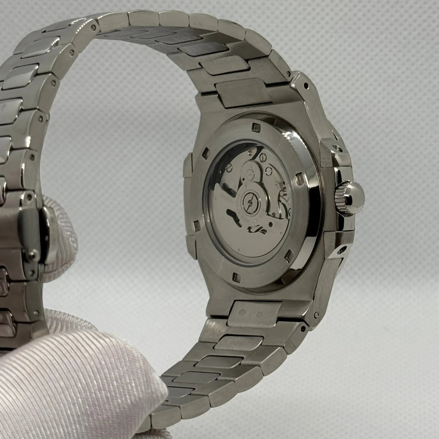 SEIKOLUS blanche — case back, automatic movement visible — Time2Seiko