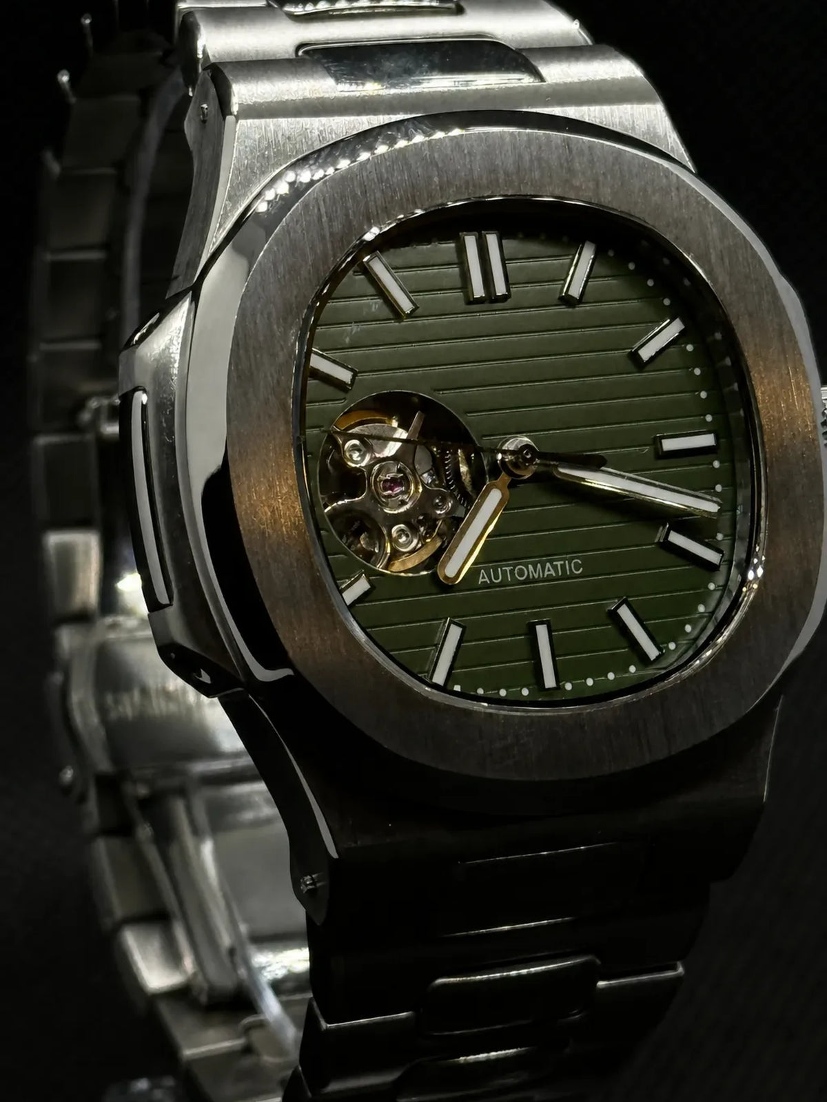 Montre Seiko mod SEIKOLUS coeur ouvert vert militaire, vue 3 — Time2Seiko