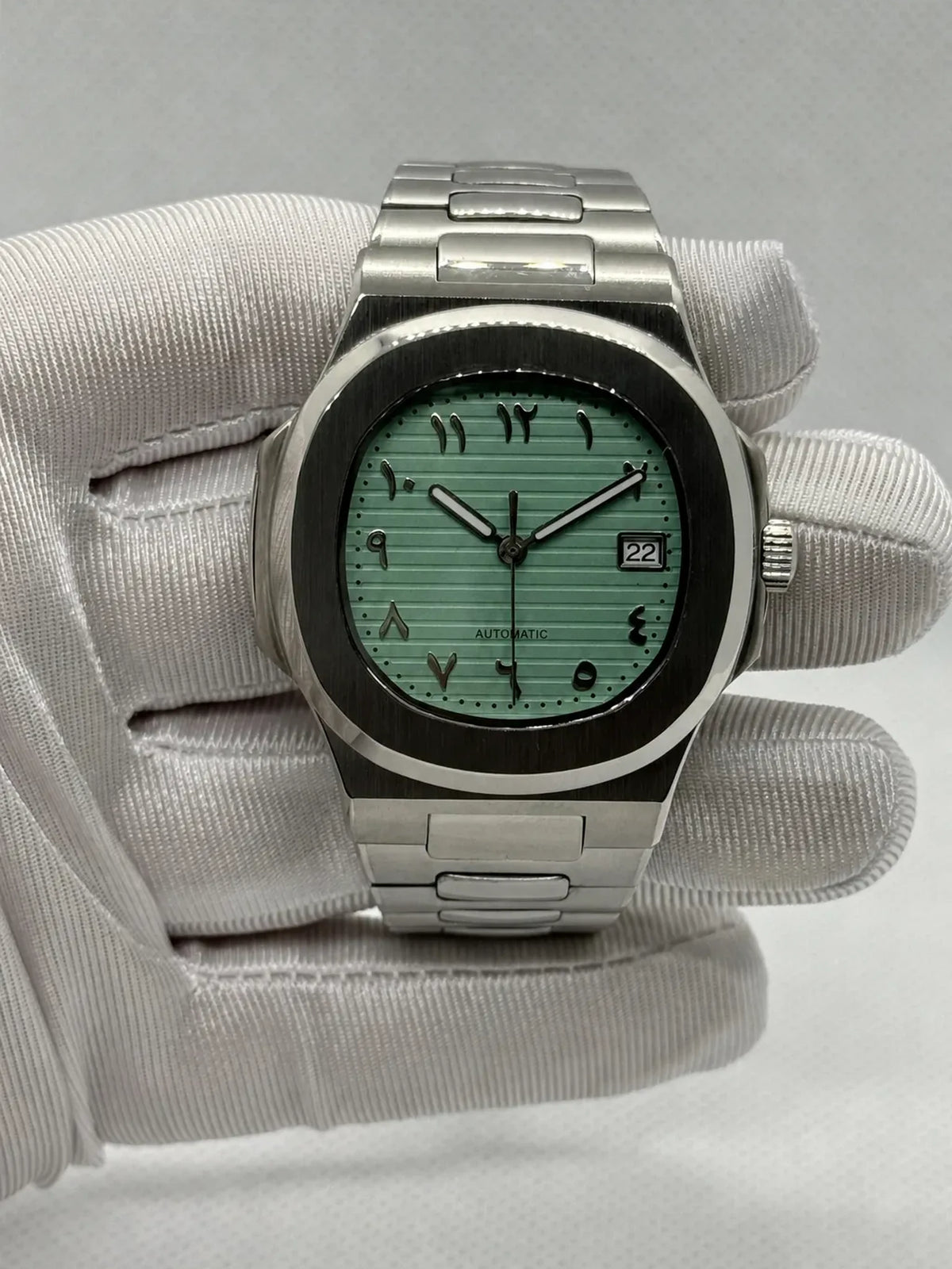 Montre Seiko mod SEIKOLUS Tiffany arabic, vue de face — Time2Seiko