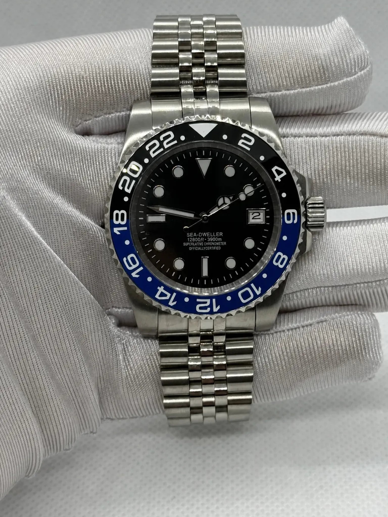 Montre Seiko mod SEIKOMARINER Batman, vue de face — Time2Seiko