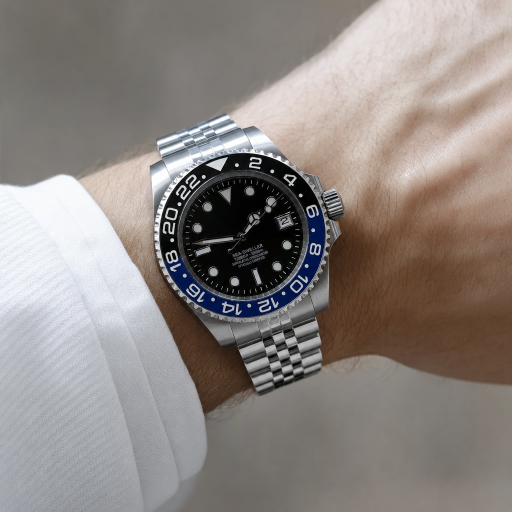 Montre Seiko mod SEIKOMARINER Batman portée au poignet — Time2Seiko