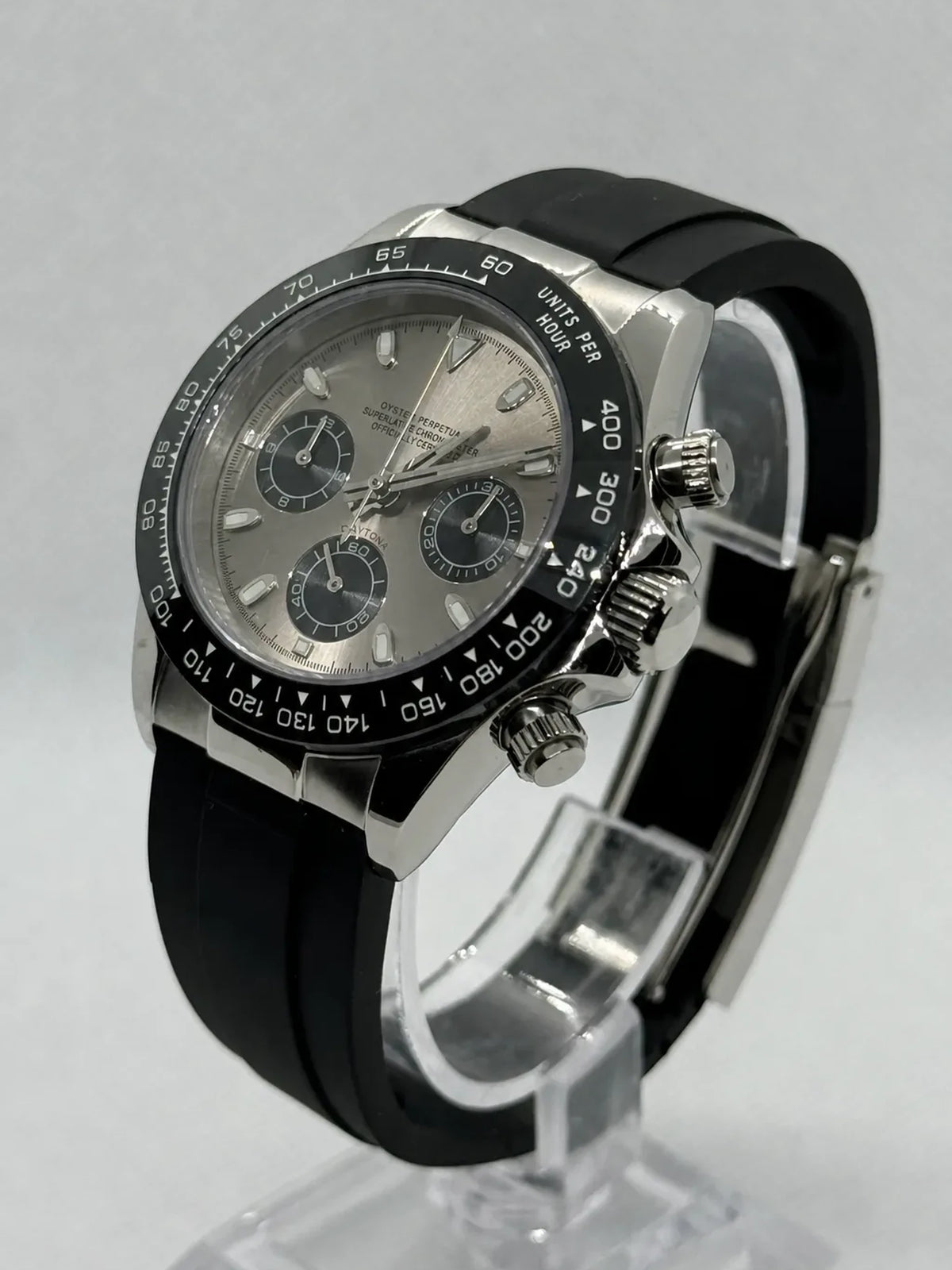 Montre Seiko mod SEIKONA grise, vue 3 — Time2Seiko