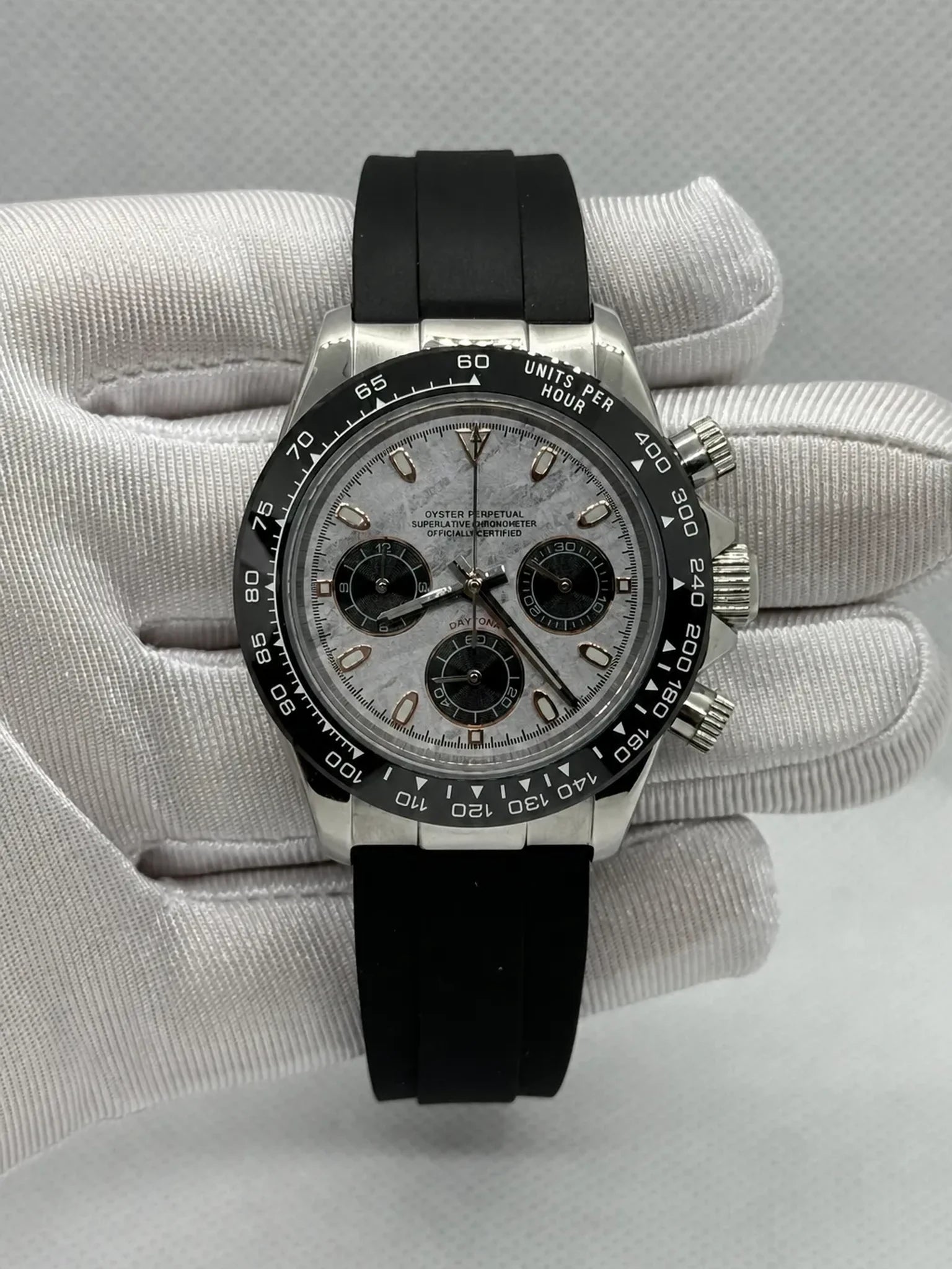 Montre Seiko mod SEIKONA meteorite, vue de face — Time2Seiko
