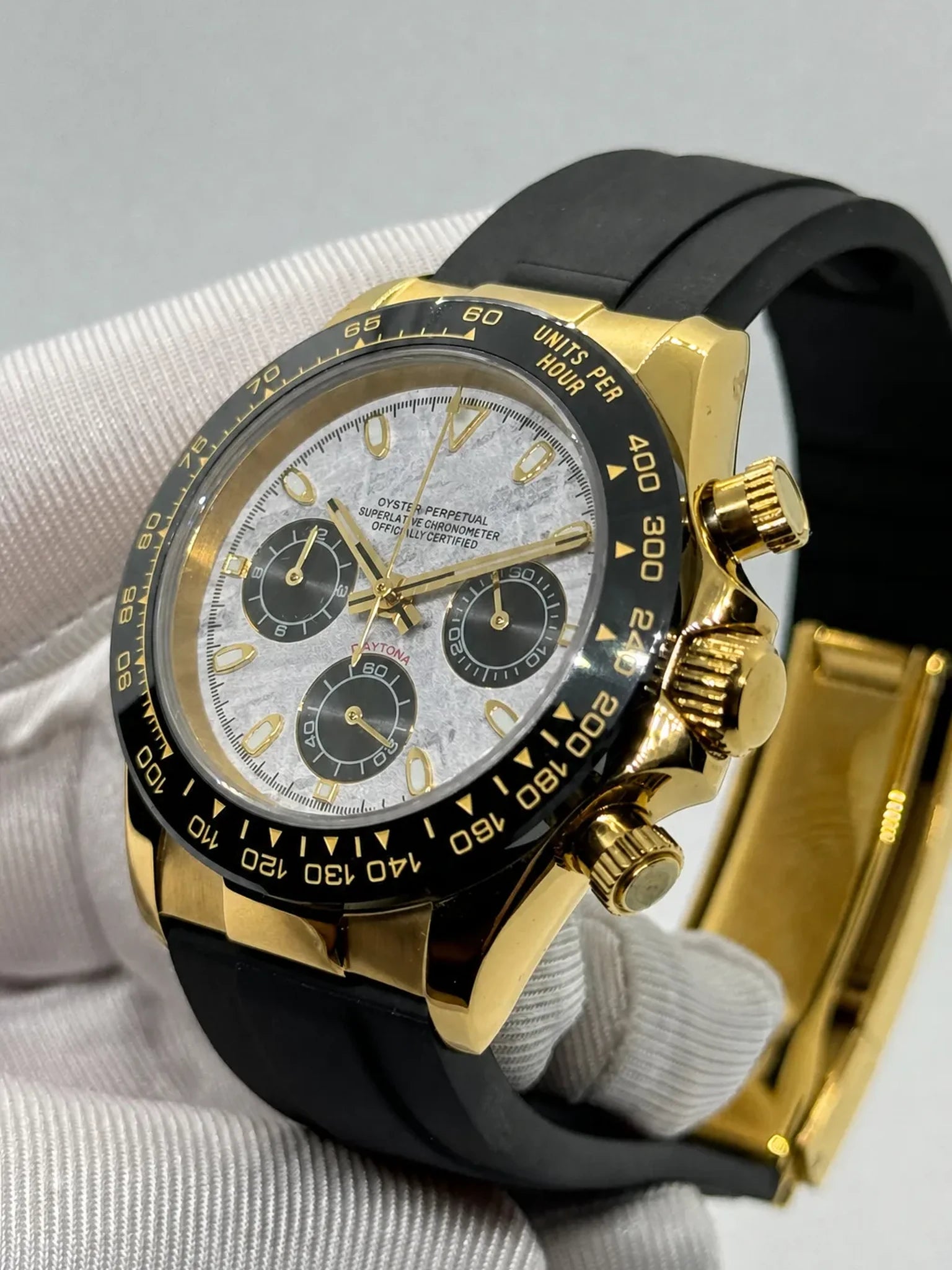 Montre Seiko mod SEIKONA météorite gold, vue 3 — Time2Seiko